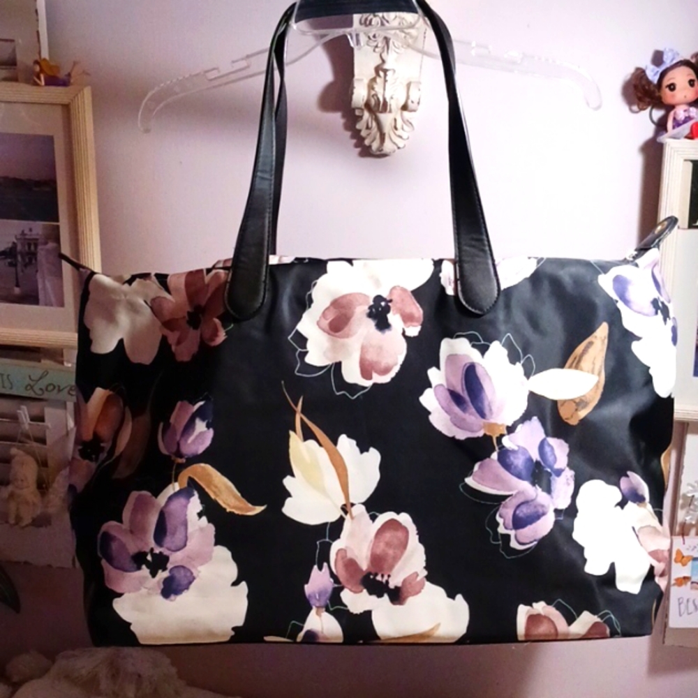 Gorgeous! A NEW DAY  Versatile Travel Tote/Weekender Crossbody Bag  🏝✈️🛳⛱️